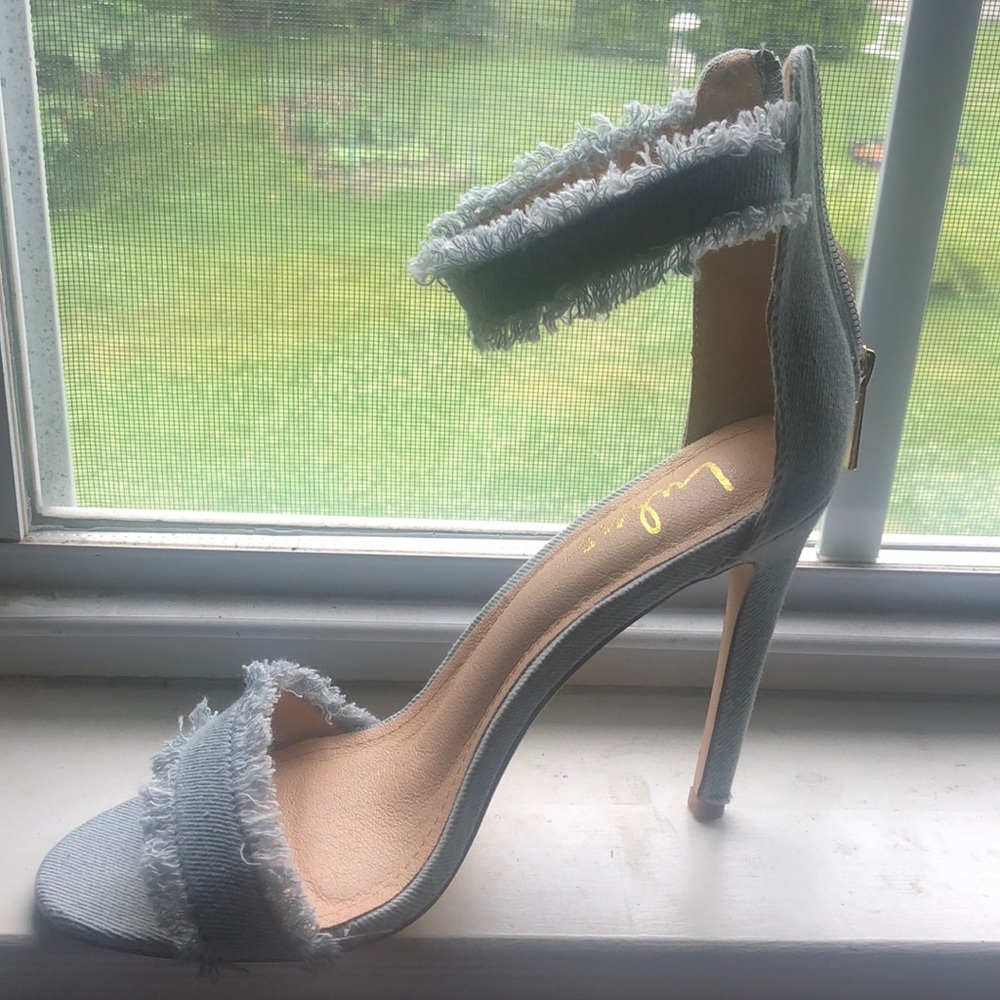Heels - Picture 2 of 2